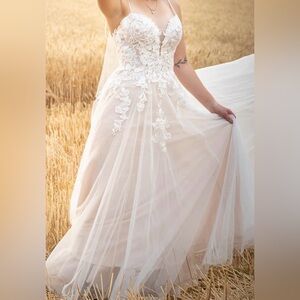 Wedding dress, vail, and hair piece/ belt